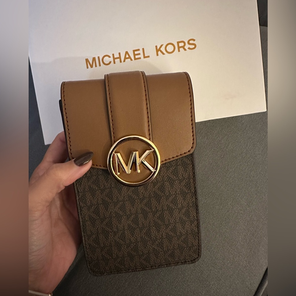 Michael kors crossbody bag